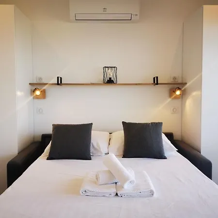 Charming Air-conditioned Studio 