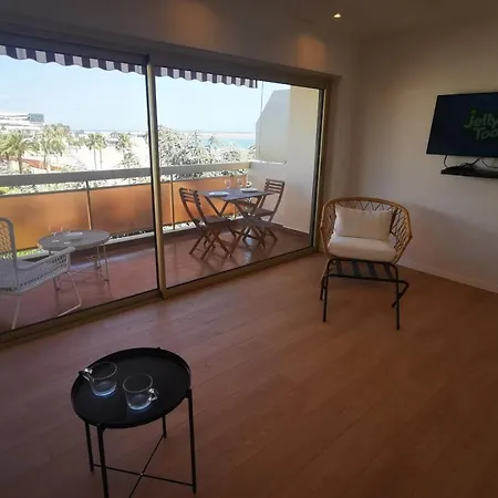 Charming Air-conditioned Studio 
