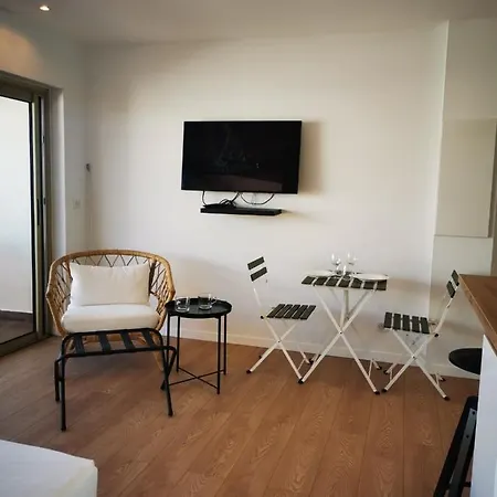 Charming Air-conditioned Studio 
